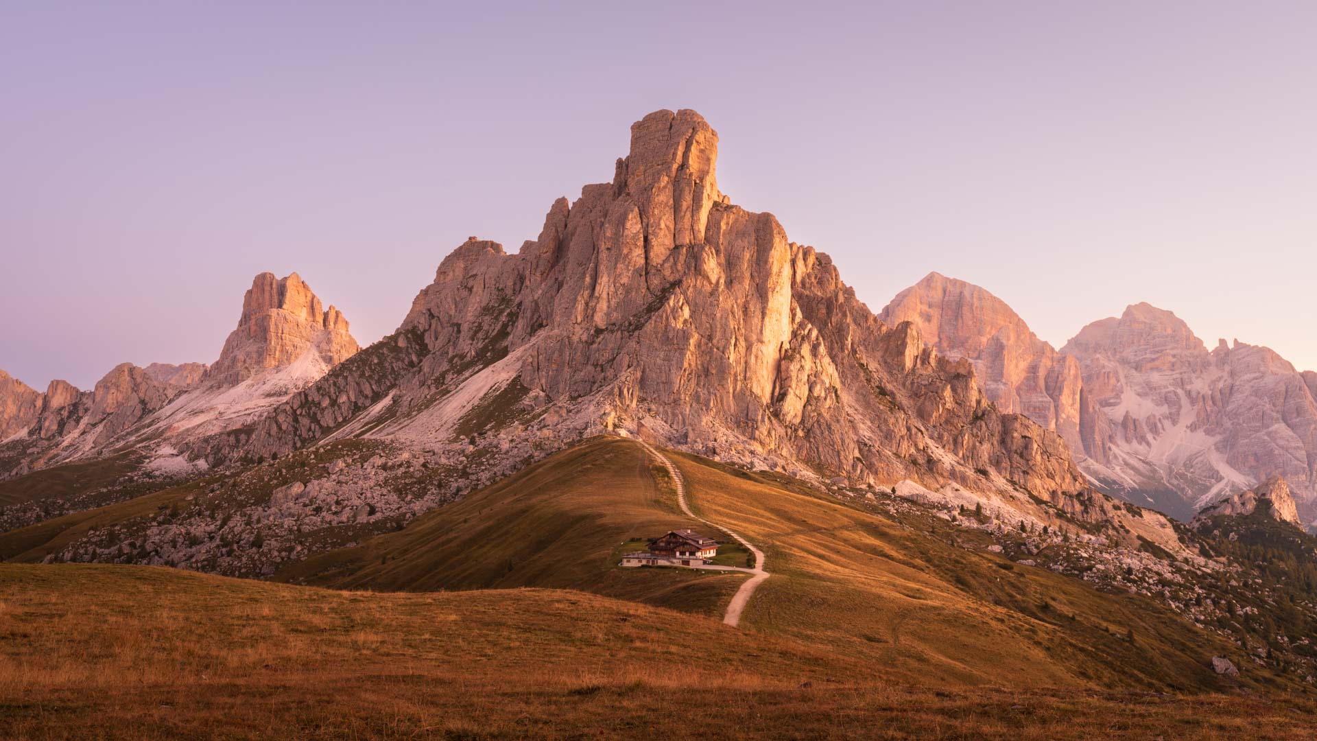 Vista sul Ra Gusela all'alba